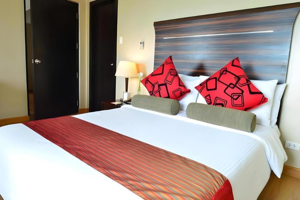 Lancaster Hotel Manila Mandaluyong Екстер'єр фото
