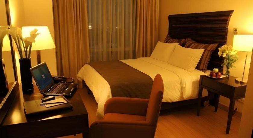 Lancaster Hotel Manila Mandaluyong Екстер'єр фото